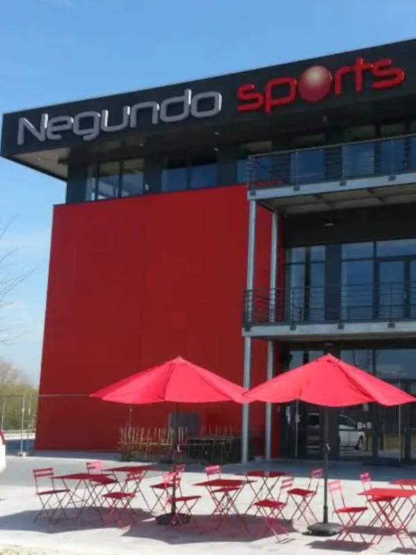Création du complexe sport et business Negundo dans le zoning de Tournai.